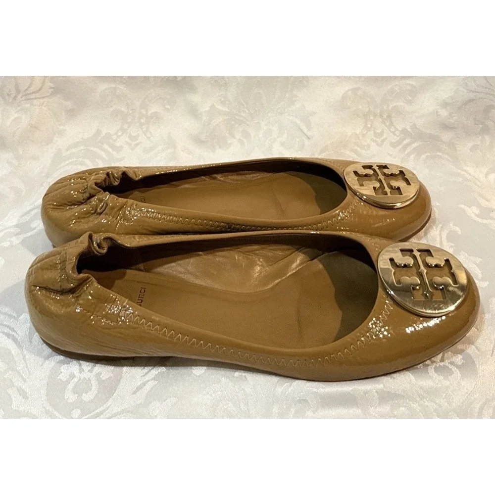 Tory Burch Reva Tan Pebbled Leather Gold Logo Ballet Flats Size 7.5 Designer